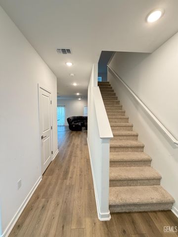 6222 Marconi Avenue, Bakersfield, CA 93313