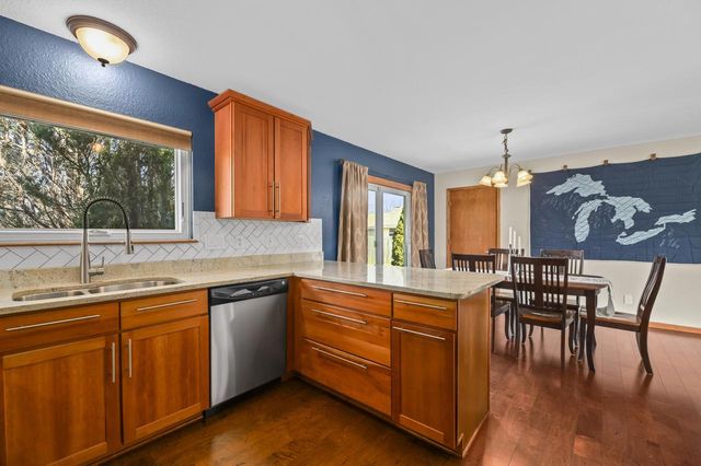 2512 Rebecca DRIVE, Racine, WI 53402