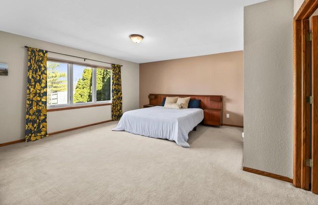 2512 Rebecca DRIVE, Racine, WI 53402