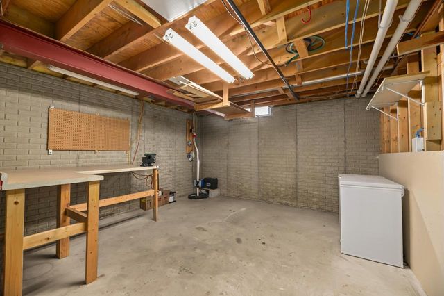 2512 Rebecca DRIVE, Racine, WI 53402