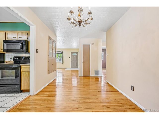 10209 W 68th Ave, Arvada, CO 80004