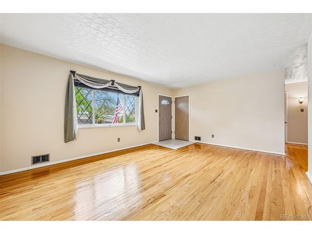 10209 W 68th Ave, Arvada, CO 80004