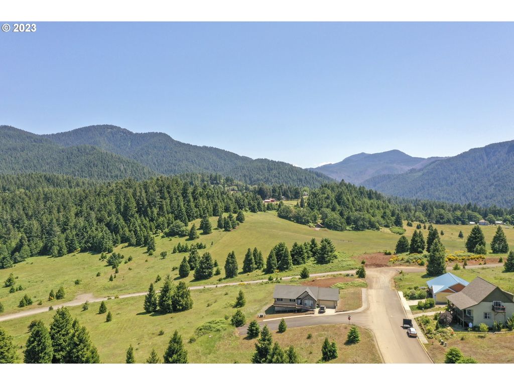 0 bugle Loop, Oakridge, OR 97463