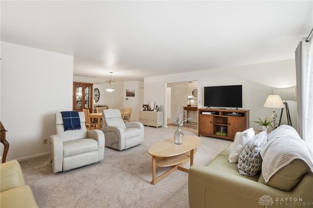 2516 E Whipp Road, Kettering, OH 45440