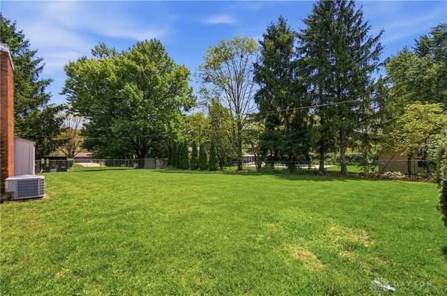 2516 E Whipp Road, Kettering, OH 45440