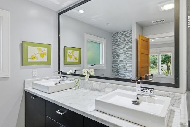 1675 Sylvaner Ave, St. Helena, CA 94574