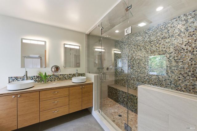 1675 Sylvaner Ave, St. Helena, CA 94574