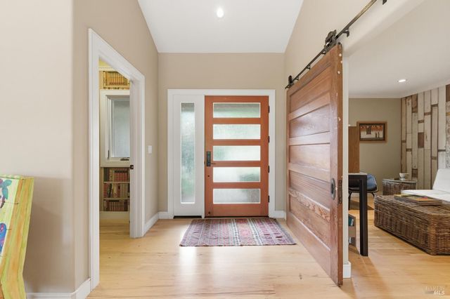 1675 Sylvaner Ave, St. Helena, CA 94574