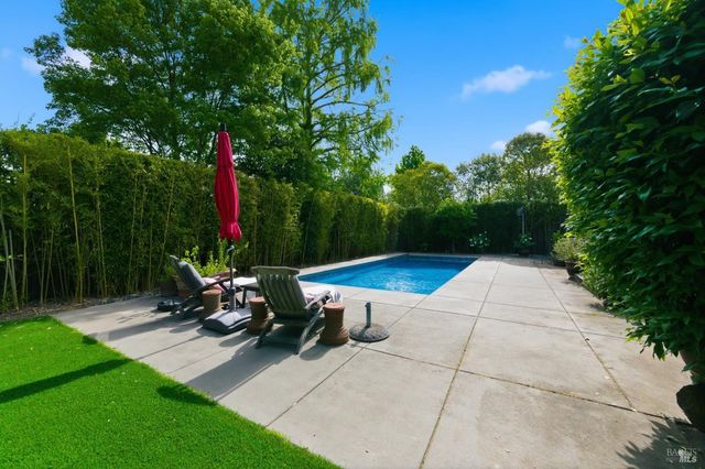 1675 Sylvaner Ave, St. Helena, CA 94574