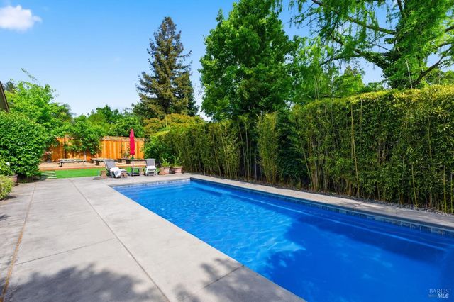 1675 Sylvaner Ave, St. Helena, CA 94574