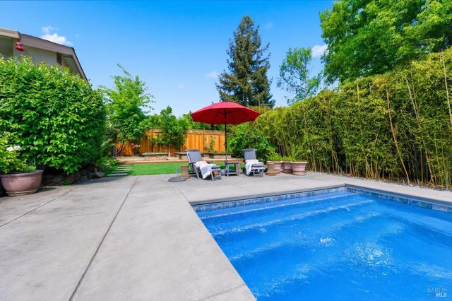 1675 Sylvaner Ave, St. Helena, CA 94574