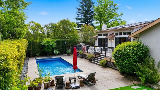 1675 Sylvaner Ave, St. Helena, CA 94574