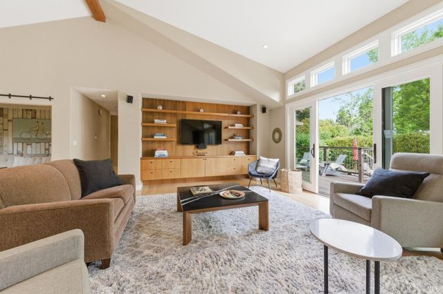 1675 Sylvaner Ave, St. Helena, CA 94574