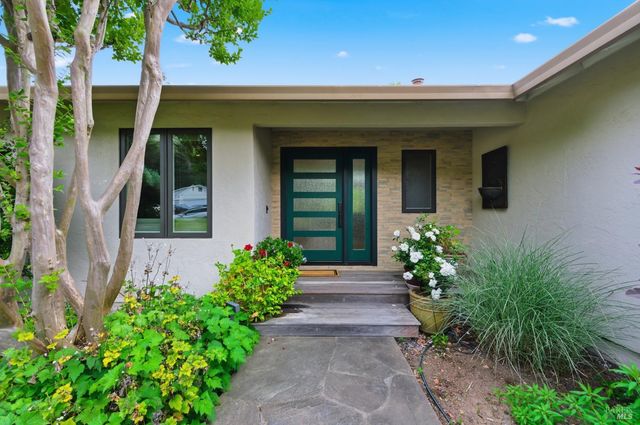 1675 Sylvaner Ave, St. Helena, CA 94574