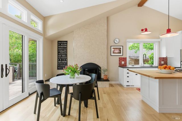 1675 Sylvaner Ave, St. Helena, CA 94574