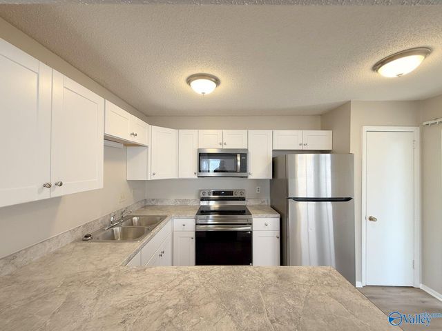 2700 A Lantern Walk A, Huntsville, AL 35803