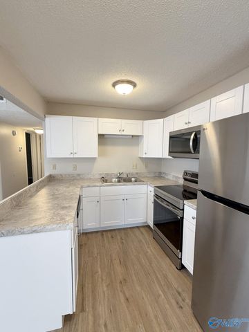 2700 A Lantern Walk A, Huntsville, AL 35803