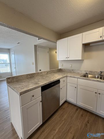 2700 A Lantern Walk A, Huntsville, AL 35803