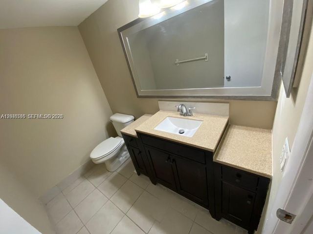 721 N Pine Island Rd 304, Plantation, FL 33324