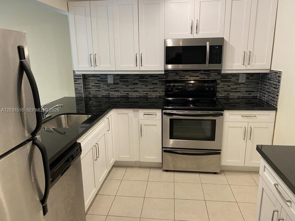 721 N Pine Island Rd 304, Plantation, FL 33324