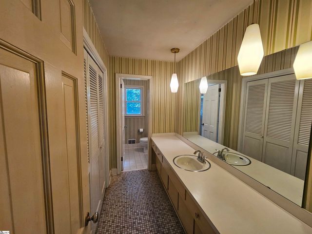 233 Balfer Drive, Greenville, SC 29615
