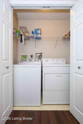 5800 S Lake Erie Dr, Louisville, KY 40291