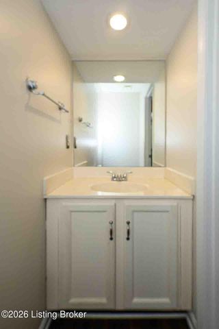 5800 S Lake Erie Dr, Louisville, KY 40291