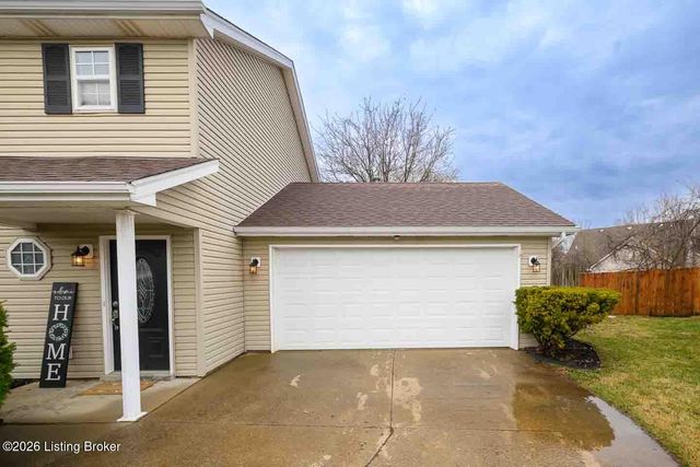 5800 S Lake Erie Dr, Louisville, KY 40291