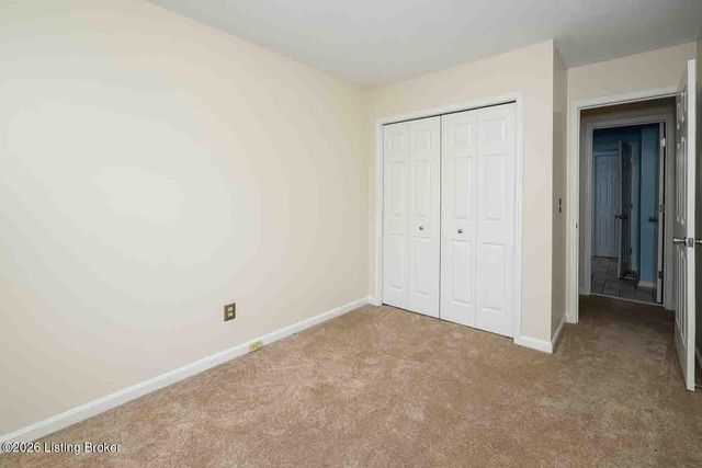 5800 S Lake Erie Dr, Louisville, KY 40291