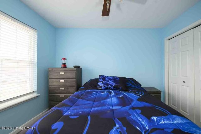 5800 S Lake Erie Dr, Louisville, KY 40291