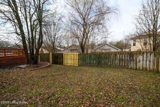 5800 S Lake Erie Dr, Louisville, KY 40291