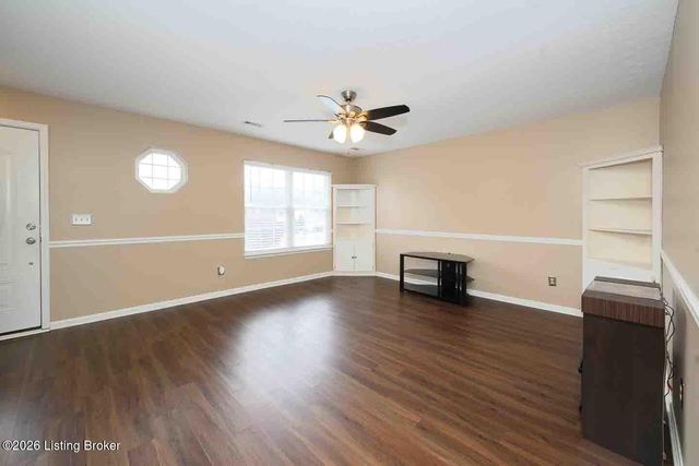 5800 S Lake Erie Dr, Louisville, KY 40291