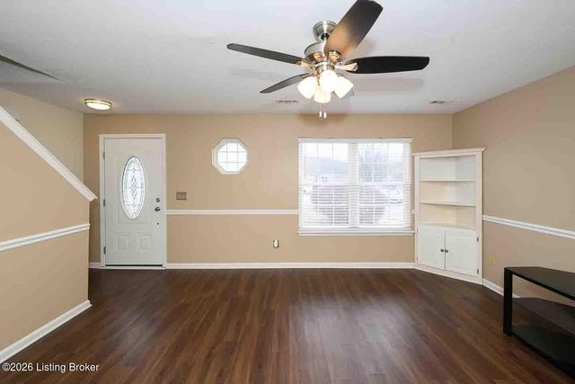 5800 S Lake Erie Dr, Louisville, KY 40291