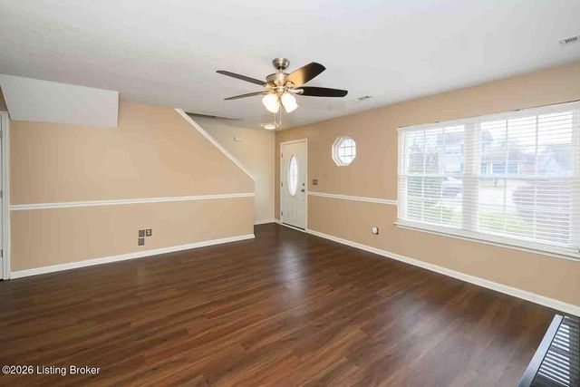 5800 S Lake Erie Dr, Louisville, KY 40291