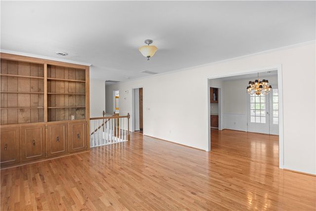 1618 E Saluda Lake Road, Greenville, SC 29611