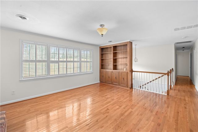 1618 E Saluda Lake Road, Greenville, SC 29611