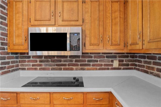 1618 E Saluda Lake Road, Greenville, SC 29611