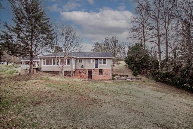 1618 E Saluda Lake Road, Greenville, SC 29611