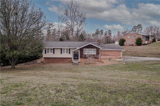 1618 E Saluda Lake Road, Greenville, SC 29611