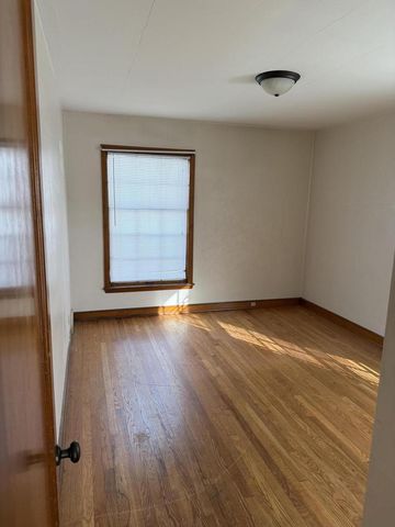 6100 W Lisbon AVENUE, Milwaukee, WI 53210