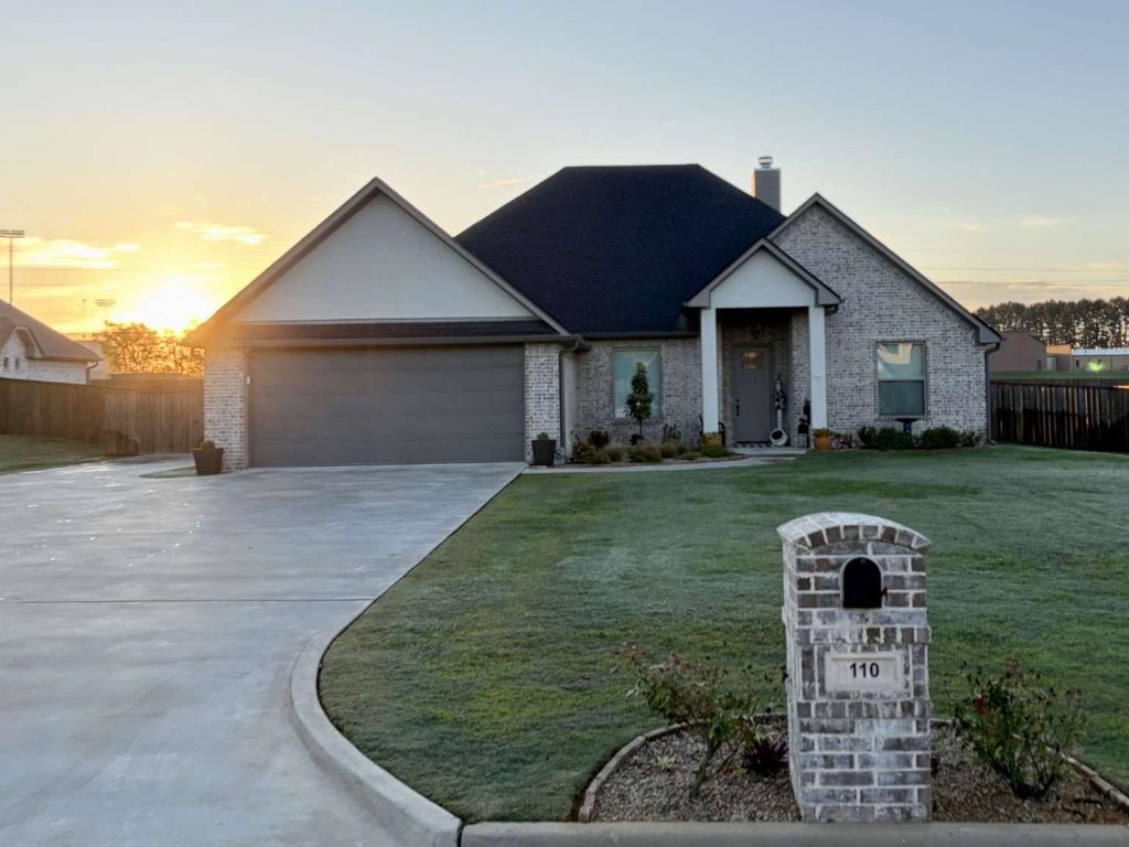 110 Saddle Brook Circle, Hallsville, TX 75650