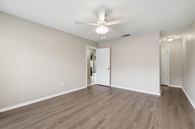 826 Shady Glen Lane, Bedford, TX 76021