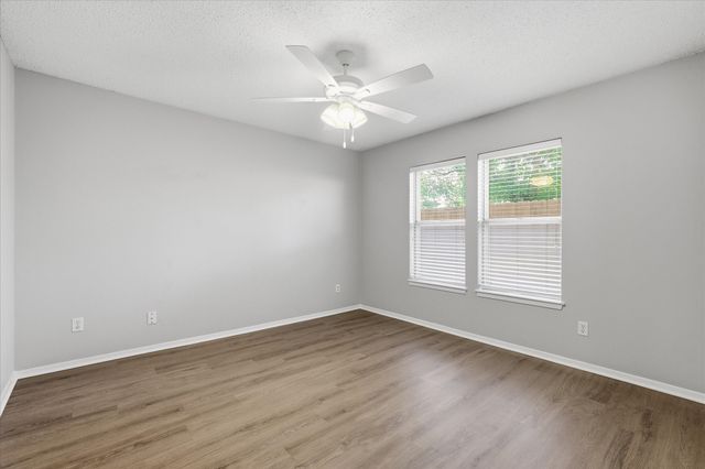 826 Shady Glen Lane, Bedford, TX 76021