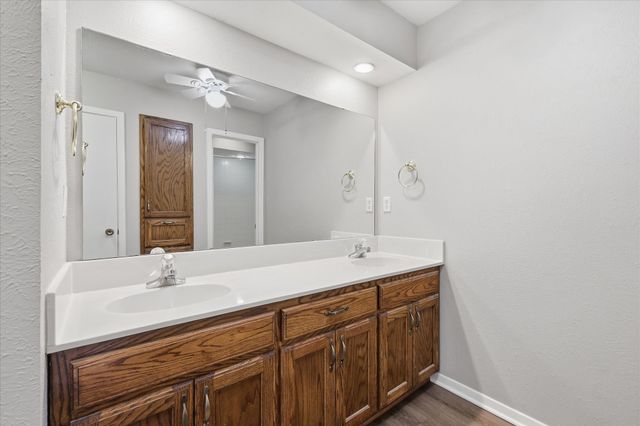 826 Shady Glen Lane, Bedford, TX 76021