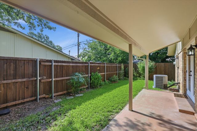 826 Shady Glen Lane, Bedford, TX 76021