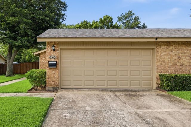 826 Shady Glen Lane, Bedford, TX 76021