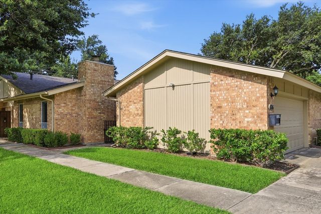 826 Shady Glen Lane, Bedford, TX 76021