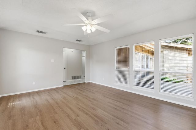 826 Shady Glen Lane, Bedford, TX 76021