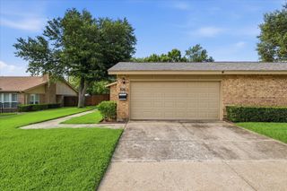 826 Shady Glen Lane, Bedford, TX 76021