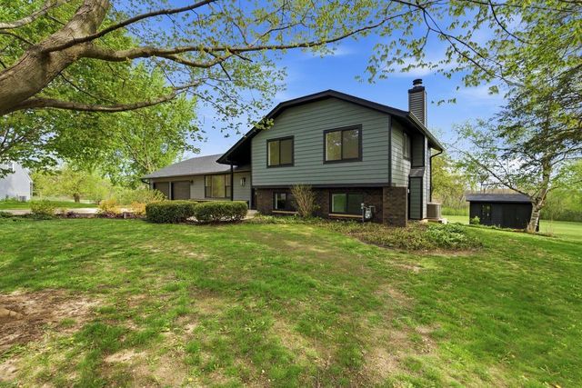W309S10340 Knoll COURT, Mukwonago, WI 53149